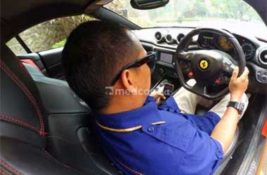 Trik Pintar Mengemudi Mobil ala Profesional