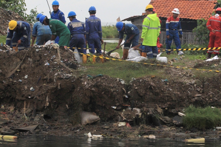 Kebocoran Pipa Pertamina EP Cemari Sungai di Indramayu