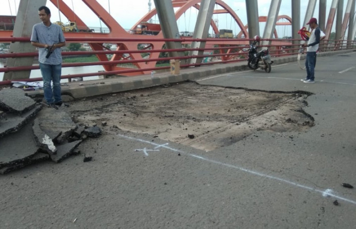 Baut Penyangga Jembatan Musi II Lepas