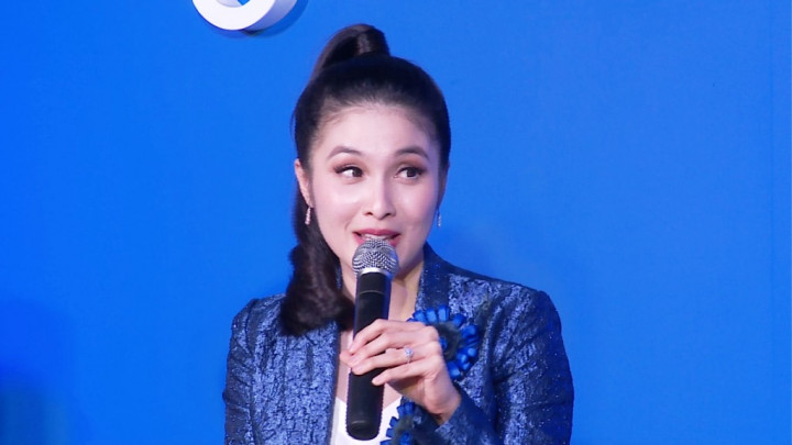 Cara Sandra Dewi Menyayangi sekaligus Mendidik Anak