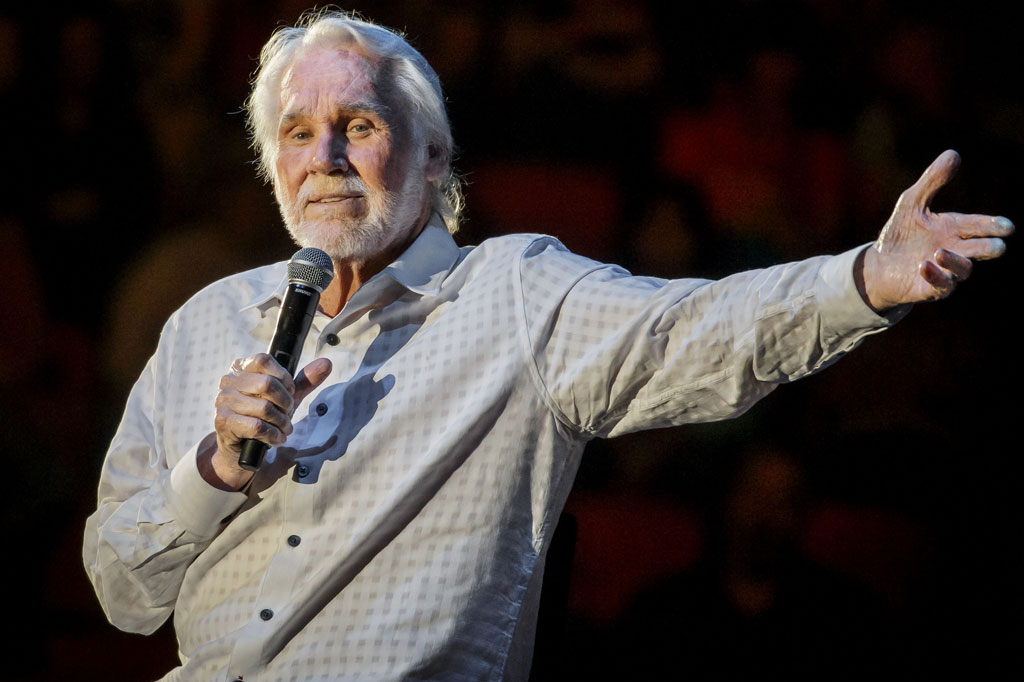 Legenda Musik Country Kenny Rogers Meninggal Dunia