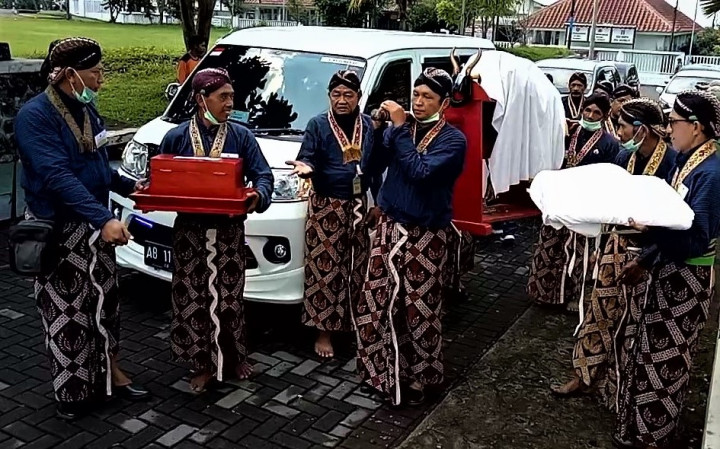 Dampak Virus Korona, Labuhan Merapi Keraton Yogyakarta Berlangsung Sepi