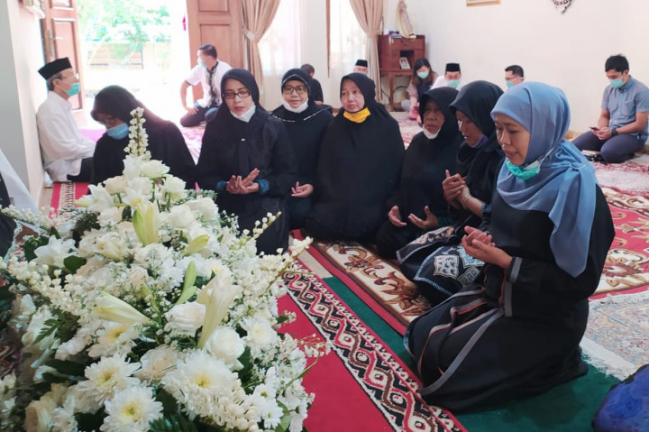 Ibunda Jokowi Ingin Hartanya Diwakafkan untuk Masjid