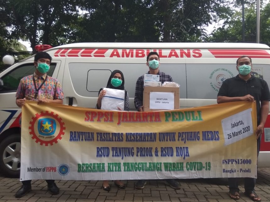 Serikat Pekerja Pertamina Seluruh Indonesia (SPPSI) menyerahkan sejumlah alat pelindung diri (APD) ke dua rumah sakit rujukan korona atau covid-19. 