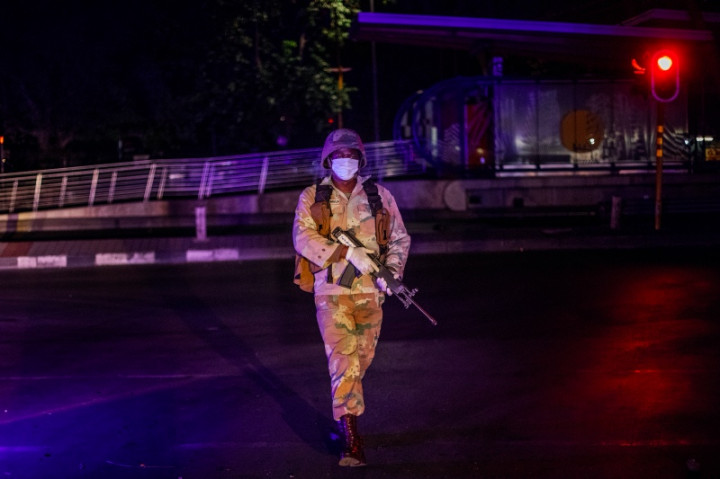 Hari Pertama <i>Lockdown</i>, Afsel Laporkan Kematian Perdana Covid-19