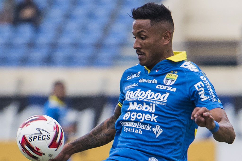 Bomber Persib Wander Luiz Positif Korona