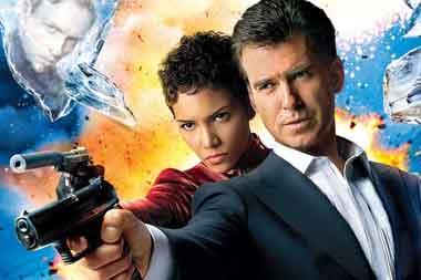 Beberapa Pistol yang Digunakan di Film James Bond Dicuri
