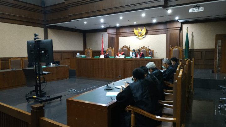 Dua Terdakwa Korupsi Proyek di Papua Mendengarkan Vonis dari Tahanan