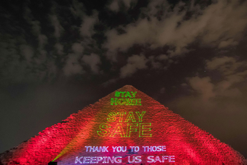 Piramida Mesir Ajak Dunia Bersatu Perangi Covid-19