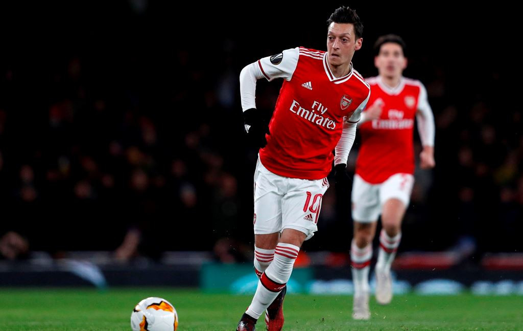 Mesut Oezil (Foto: AFP/Adrian Dennis)