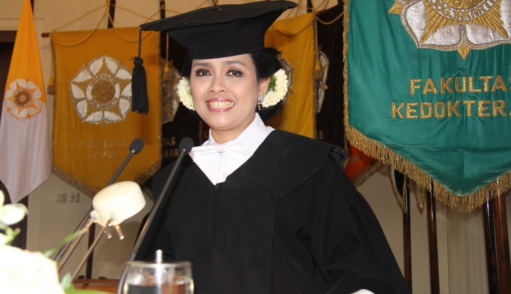 Guru Besar Fakultas Kedokteran, Kesehatan Masyarakat, dan Keperawatan (FKKMK) Universitas Gajah Mada (UGM), Madarina Julia.Foto:  Dokumentasi Humas UGM