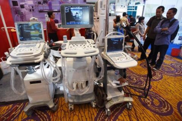 IDI sebut tenaga medis masih kekurangan alkes. Foto: Antara/Zabur Karuru