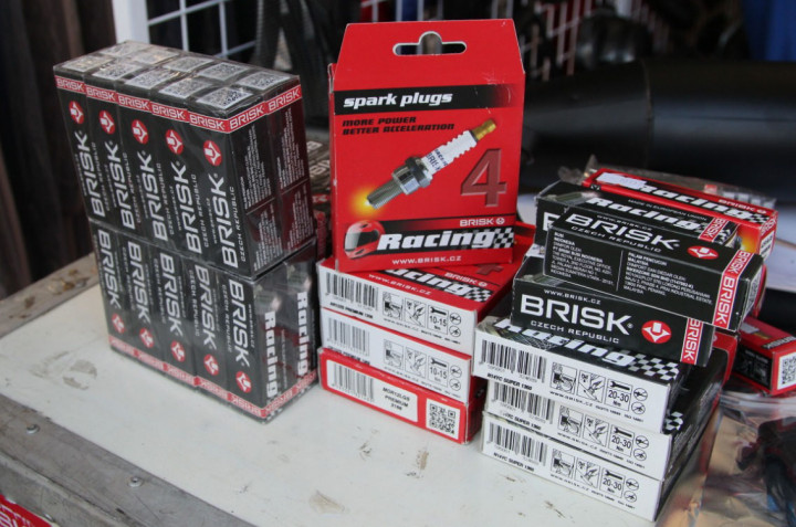 Busi Pakai Kaca Keramik & Perak, Apa Untungnya?