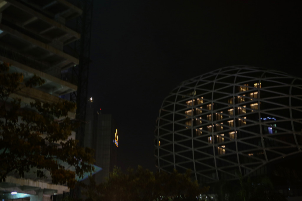 Dukung Tenaga Medis, Hotel di Tangerang Nyalakan Lampu Bentuk Hati