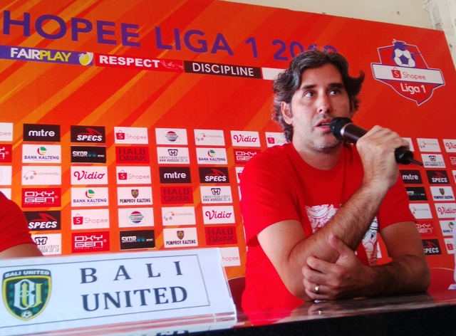 Teco Cugurra Tetap di Bali Meski Liga 1 Diliburkan