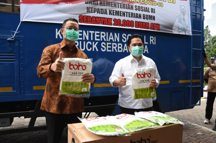 Erick Thohir Terima Bantuan 20 Ribu APD dari Kemensos