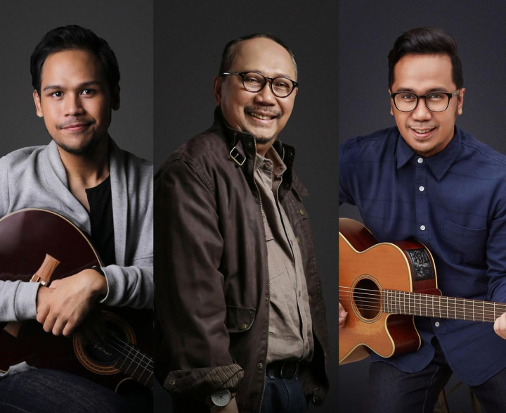 Ebiet G Ade Bawakan Lagu Masih Ada Waktu Bersama Kedua Putranya