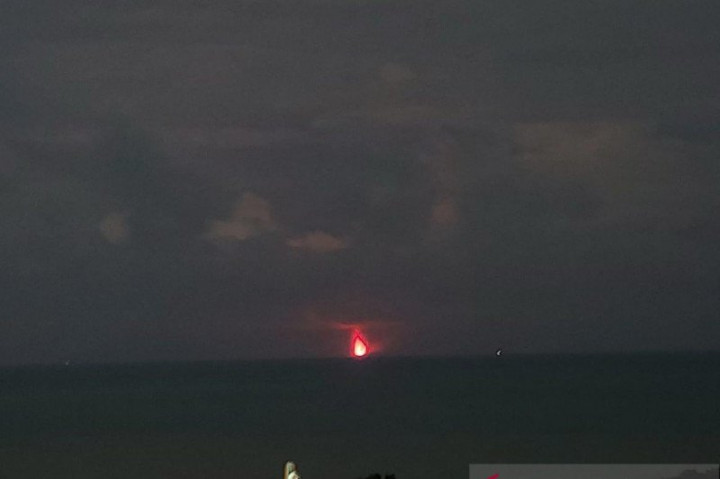 Erupsi, Status Anak Krakatau Masih Waspada