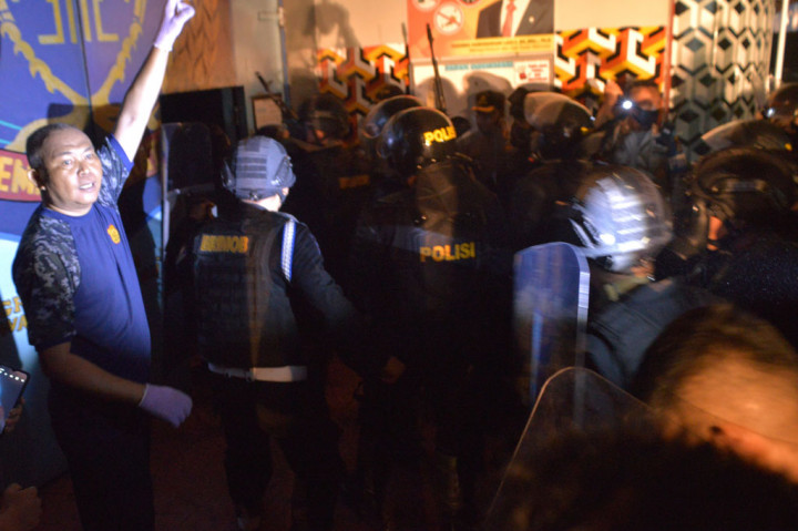 Napi Lapas Tuminting Manado Mengamuk, Bakar Bangunan