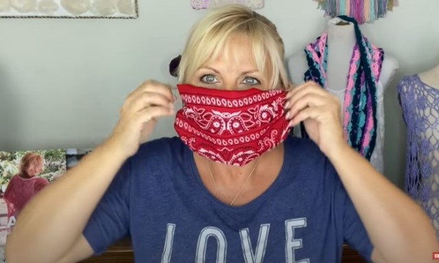 Cara Membuat Masker dari Bandana