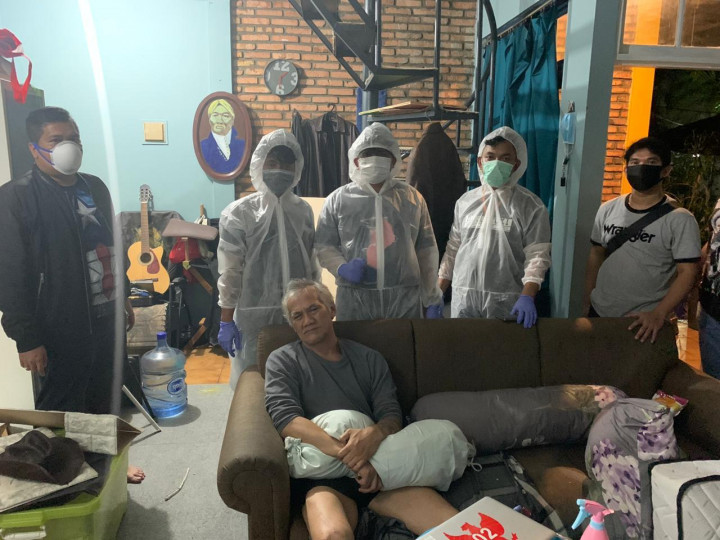 Alasan Polisi Gunakan APD saat Tangkap Tio Pakusadewo