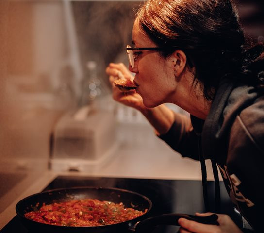 Ide Berkencan dengan Pasangan Saat Social Distancing