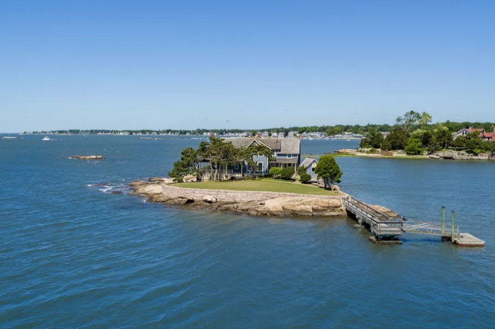 Pulau Beserta Isinya Dijual Rp23,6 Miliar