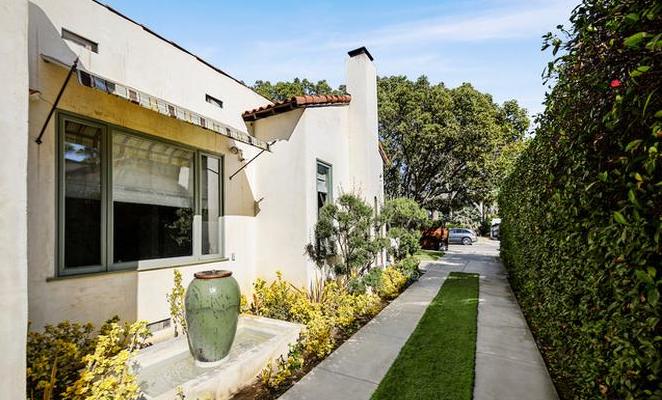 Seth Rogen Beli Rumah untuk Keluarga Senilai Rp30 Miliar