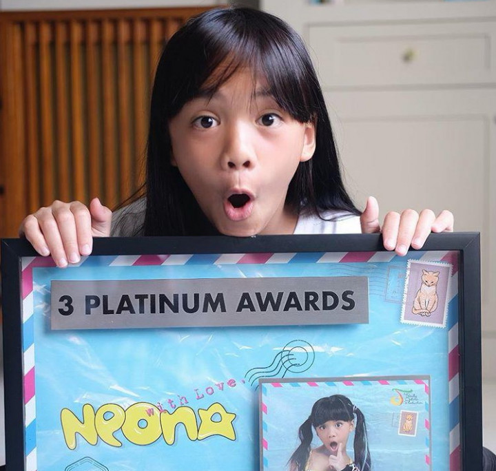 Nola Bangga Neona Raih Triple Platinum Pertama dari ASIRI
