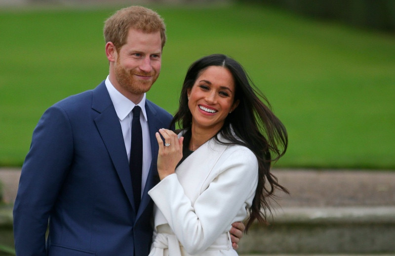 Pangeran Harry dan Meghan Markle sumbang bantuan di tengah covid-19 yang landa Inggris. Foto: AFP