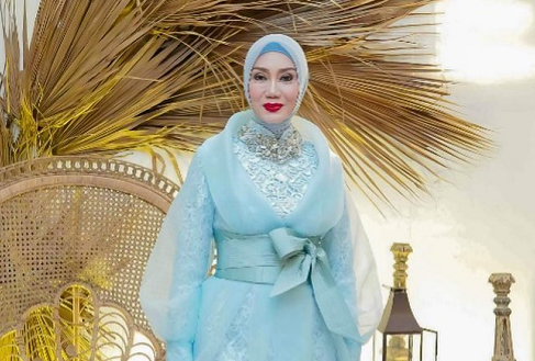 Okky merasa sangat bersyukur karena physical distancing, keadaan rumah menjadi semakin lebih baik. (Foto: Dok. Instagram/@okkyasokawatireal)