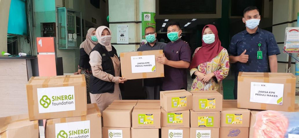 Bantuan APD dari jaksa KPK. Foto: Istimewa