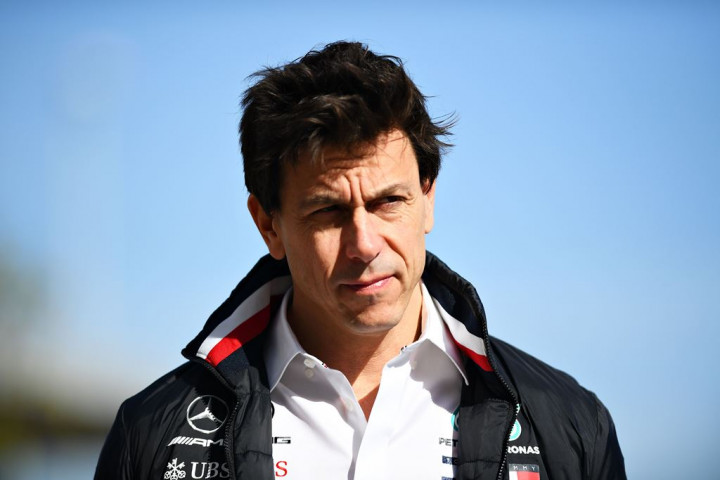 Toto Wolff Beli Saham Aston Martin