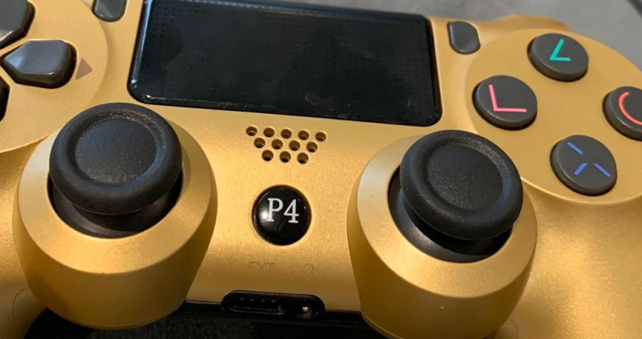 Tertipu Controller PS4 Buatan Tiongkok, Mantan Penasihat Presiden AS Marah