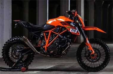 KTM Super Duke Jadi Motor Garuk Tanah Khusus Kompetisi