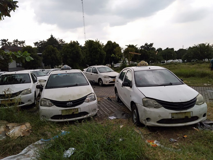 Kekurangan & Kelebihannya Mengambil Toyota Etios Bekas Taksi