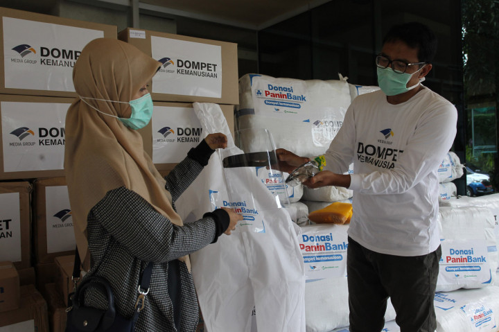 DK Media Group Salurkan Bantuan 29 Ribu APD