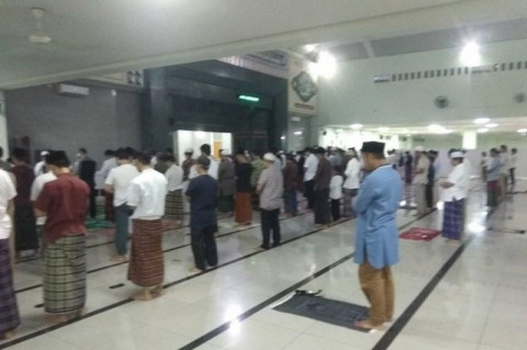 Tarawih Masjid Agung Rangkasbitung Terapkan Jaga Jarak
