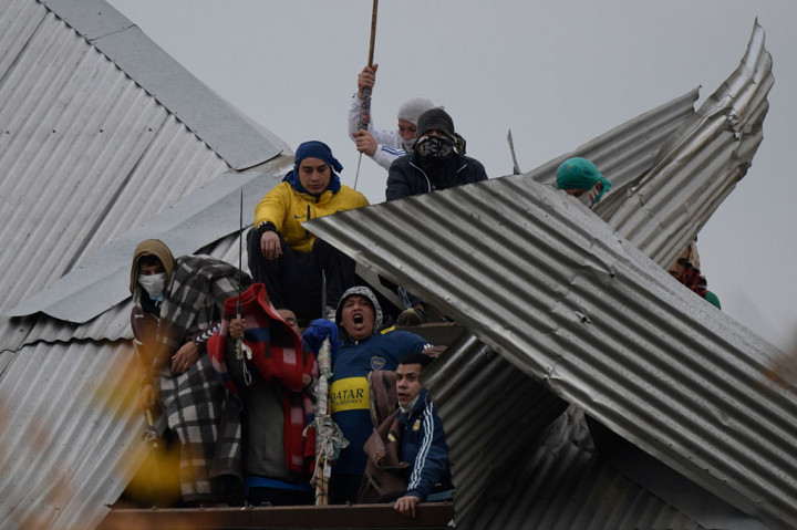 Minta Dibebaskan karena Takut Korona, Napi di Argentina Mengamuk