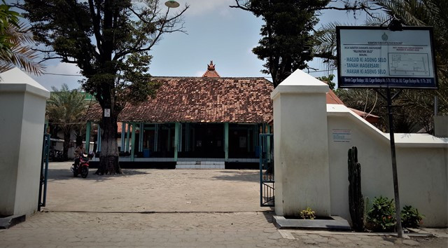 Melihat Makam Ki Ageng Selo Si Penakluk Petir