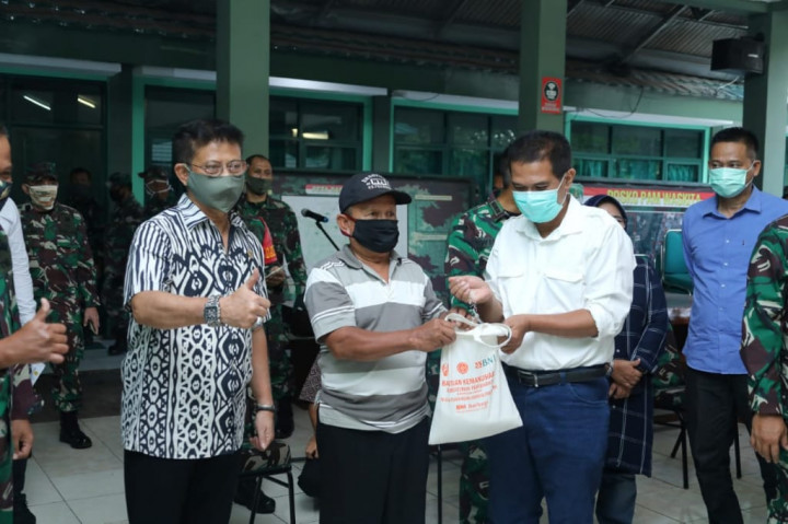 Mentan Pastikan ATM Beras Berjalan Lancar di Depok