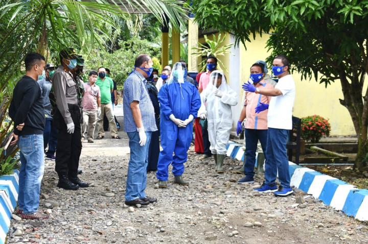 Bupati Tapteng Tinjau Pelaksanaan Isolasi bagi Pemudik