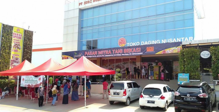 Pasar Mitra Tani Kementan di Bekasi Diserbu Pembeli