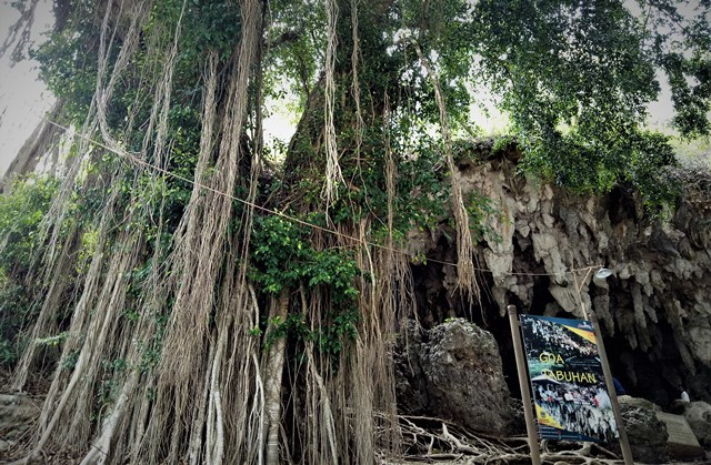 Menelusuri Gua Tabuhan