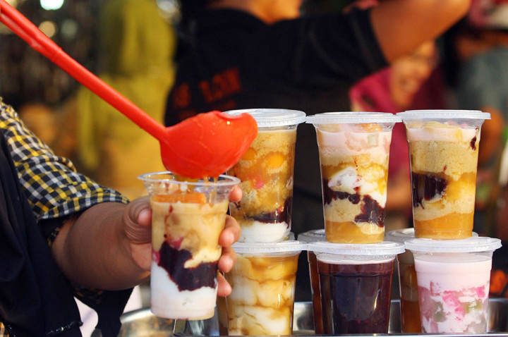 Penjual Takjil di Bekasi Dilarang Layani Makan di Tempat