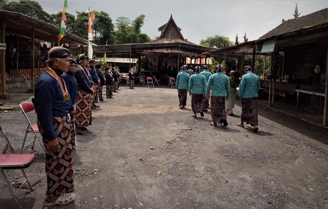 Prosesi Sepi Labuhan Merapi