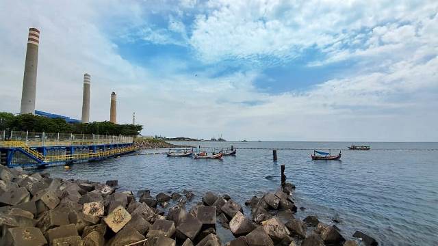 PLTU Paiton Disengat Ubur-ubur, PLN Amankan Pasokan Listrik