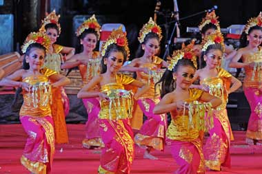 Seniman Tari Diminta untuk Jangan Menyerah dan Tidak Alih Profesi