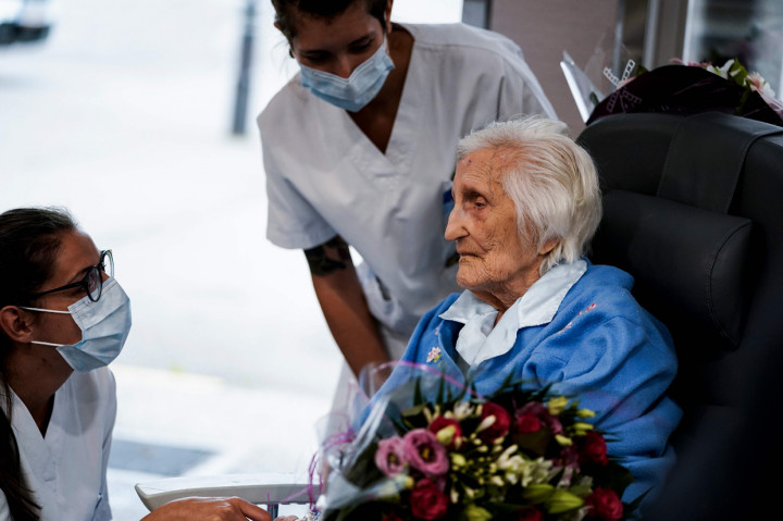 Nenek di Belgia Sembuh dari Covid-19 Usai Rayakan Ultah ke-100
