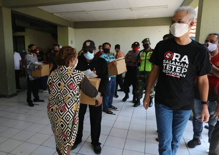 Peringati May Day, Pemprov Jateng Bagi-bagi Sembako untuk 2.164 Buruh